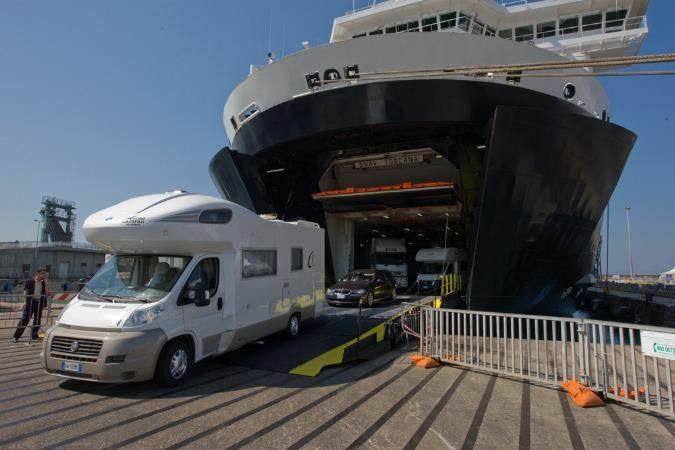 shipping travel trailer to hawaii