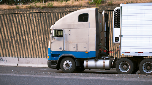 Truck with Refeer Unit Alarms | Car Shipping Hawaii