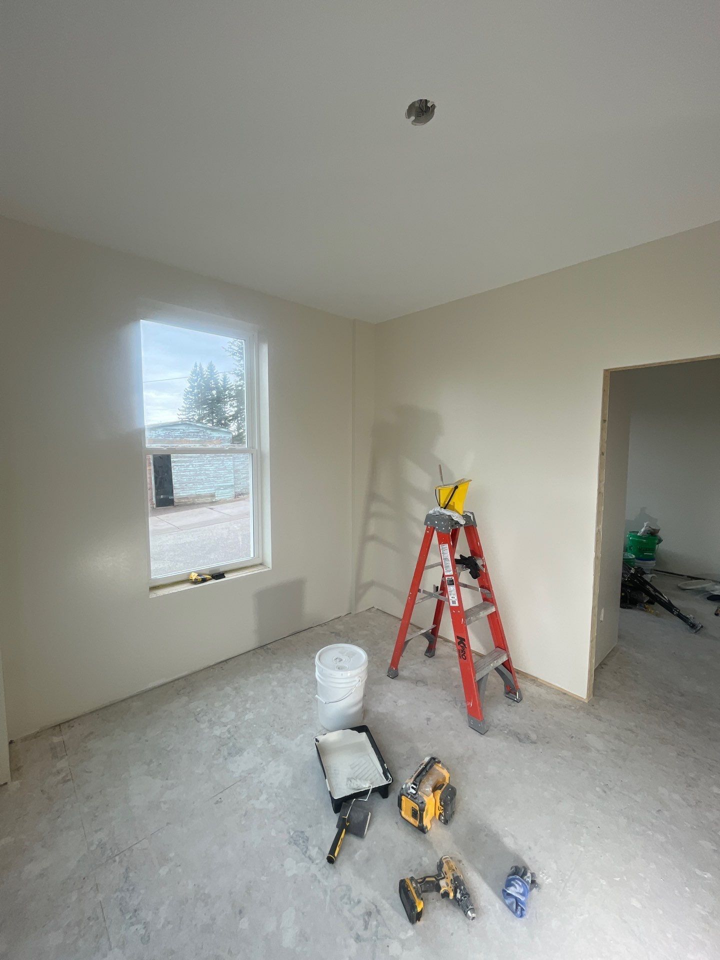 There is a ladder in the middle of the room.