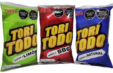 Tres bolsas de chips tori todo están una al lado de la otra sobre un fondo blanco.