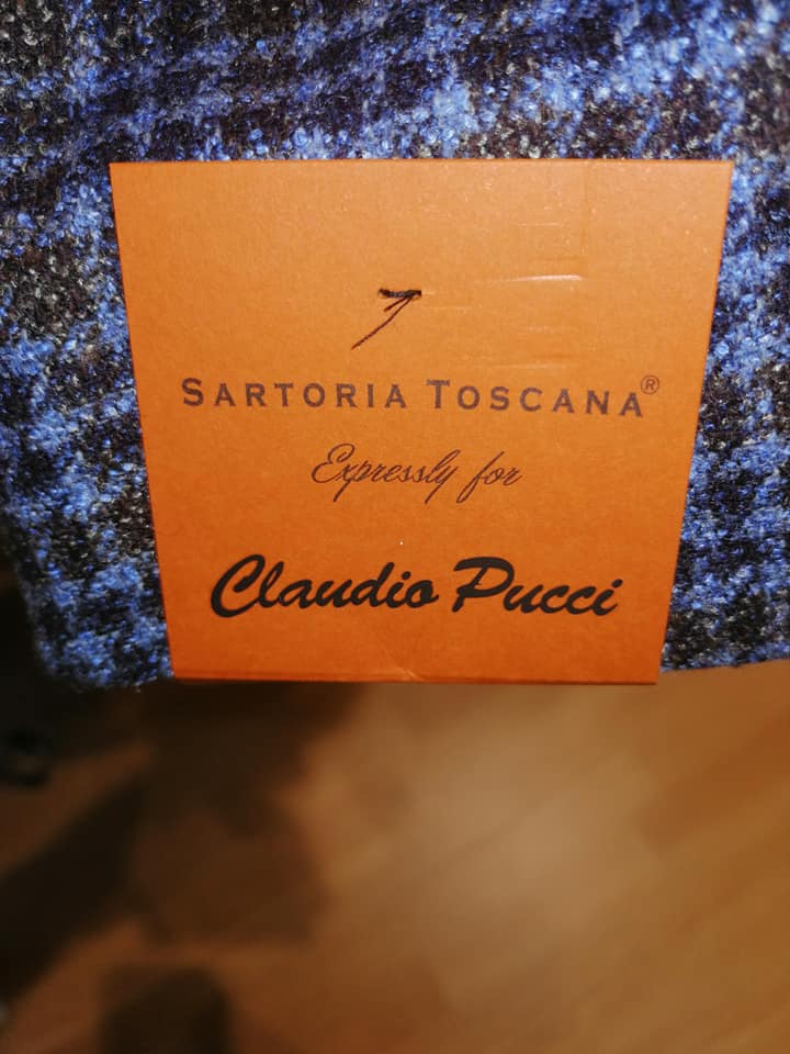 dettaglio giacca claudio pucci
