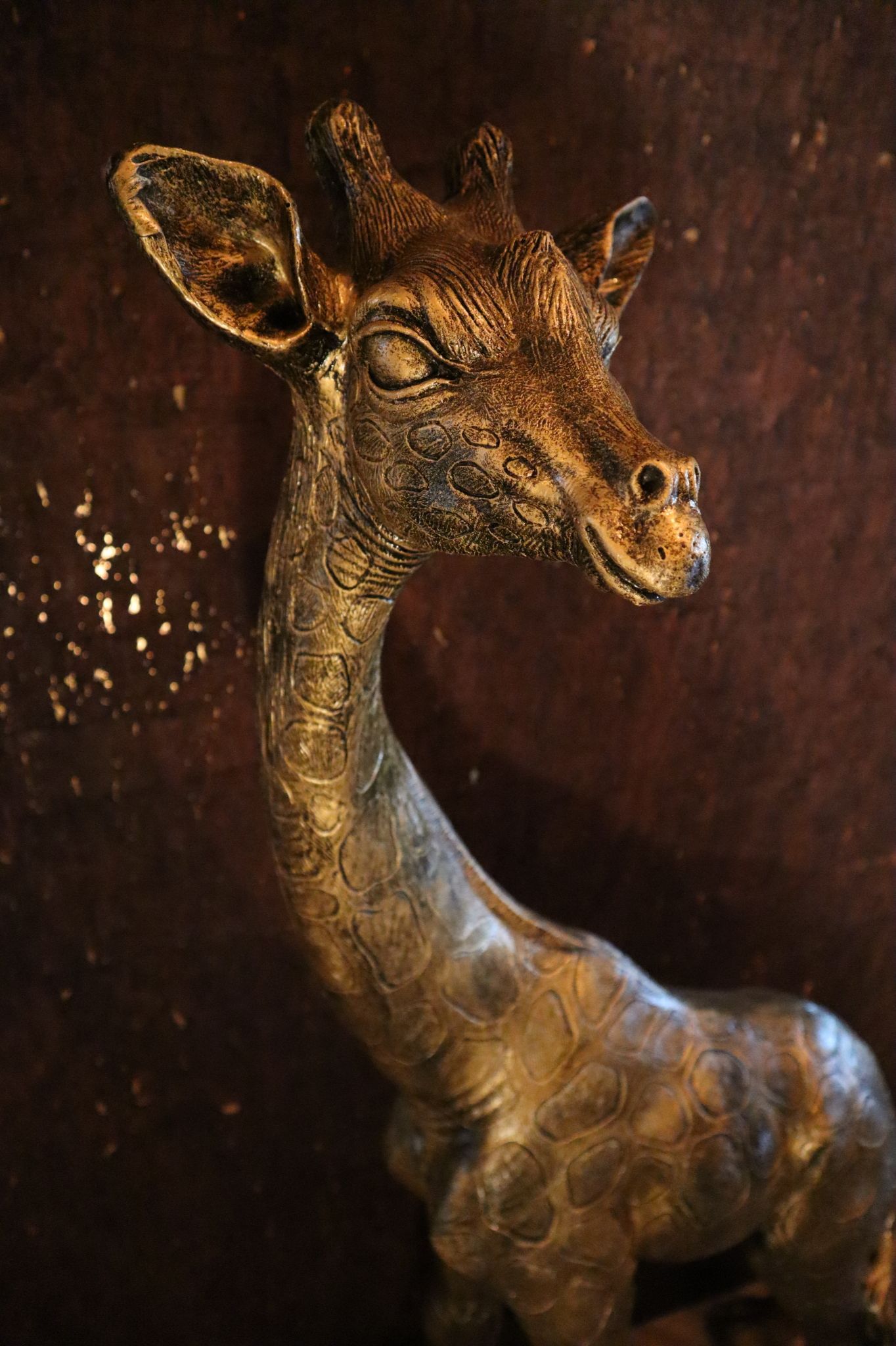 Decoratief giraffe beeld 120 cm goud groot dierenbeeld voor woonkamer