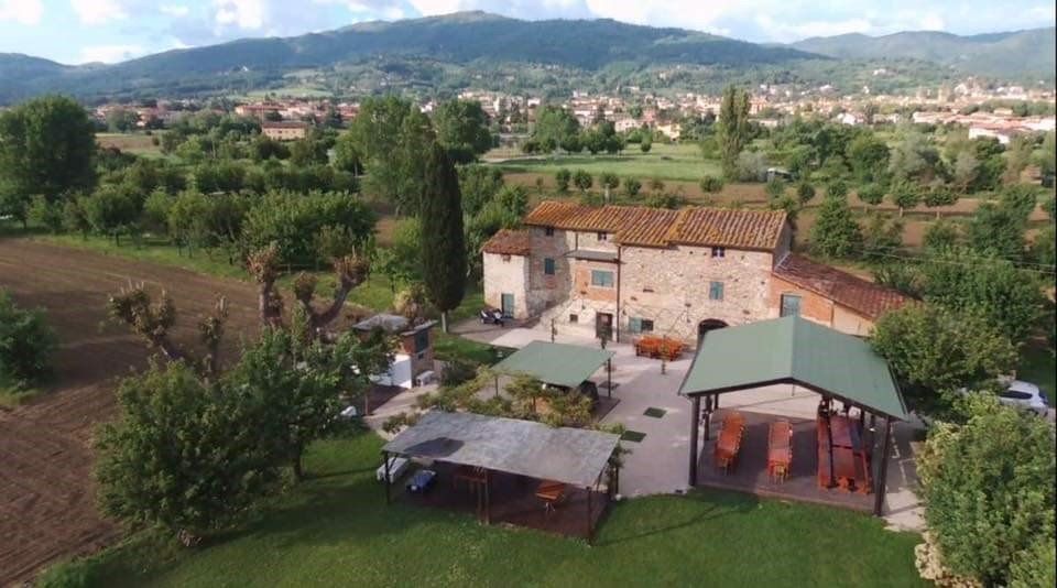 ristorante fotografato dall'alto