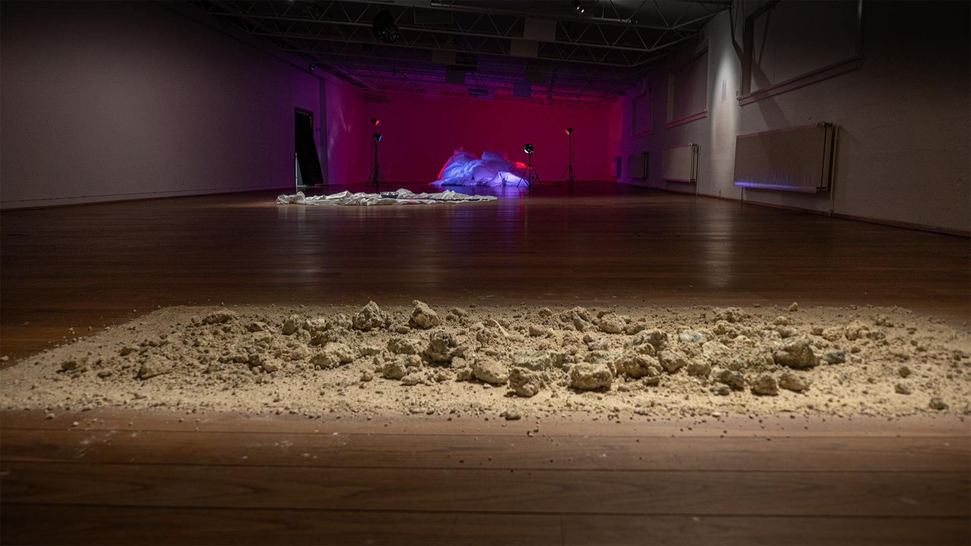 Jarðvgur og ljjós.