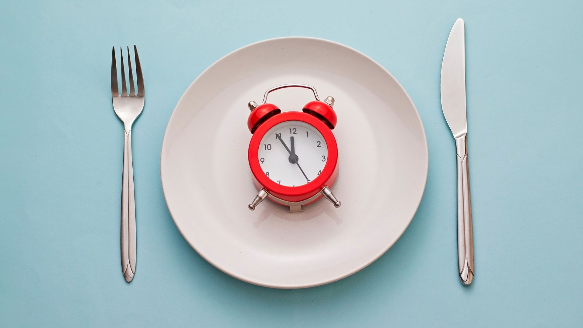 Can meal times affect weight loss? Join us as we bust some metabolism myths 