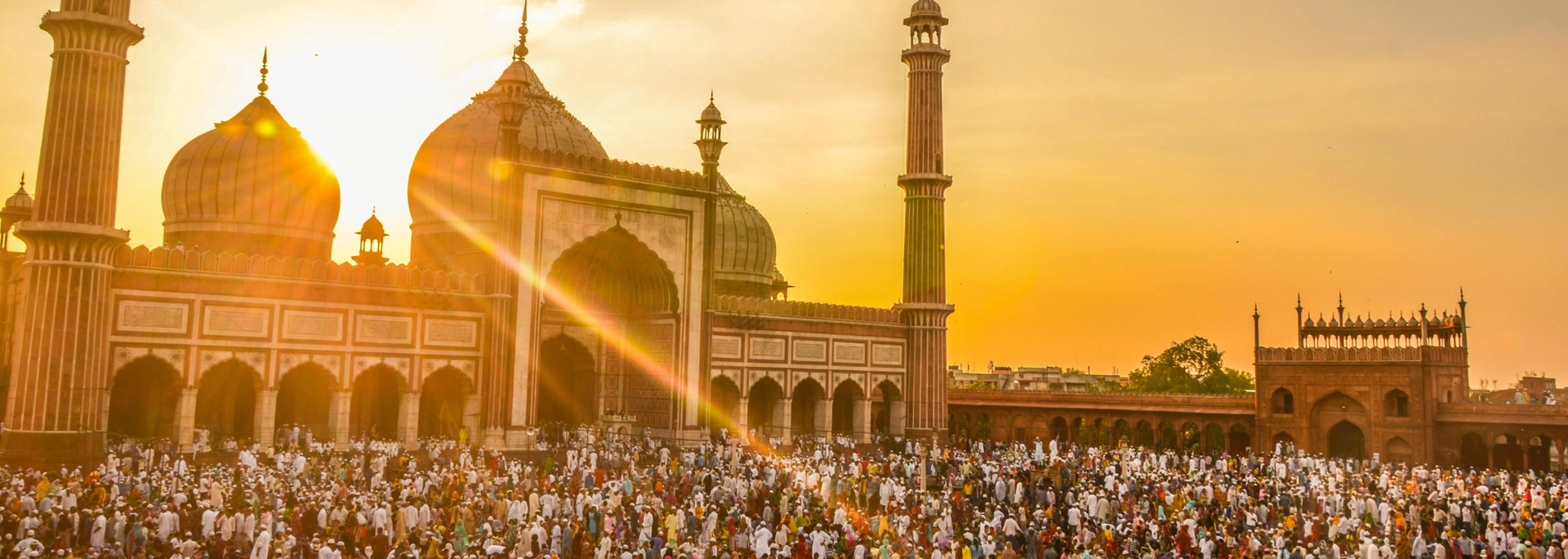 Picture of the front of a Mosque. 