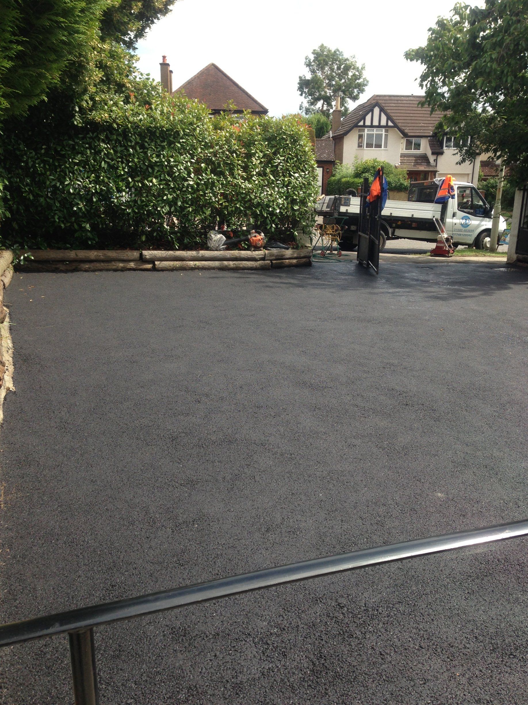 Asphalt outdoor flooring