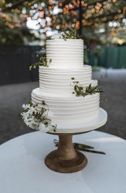 tiered wedding cake