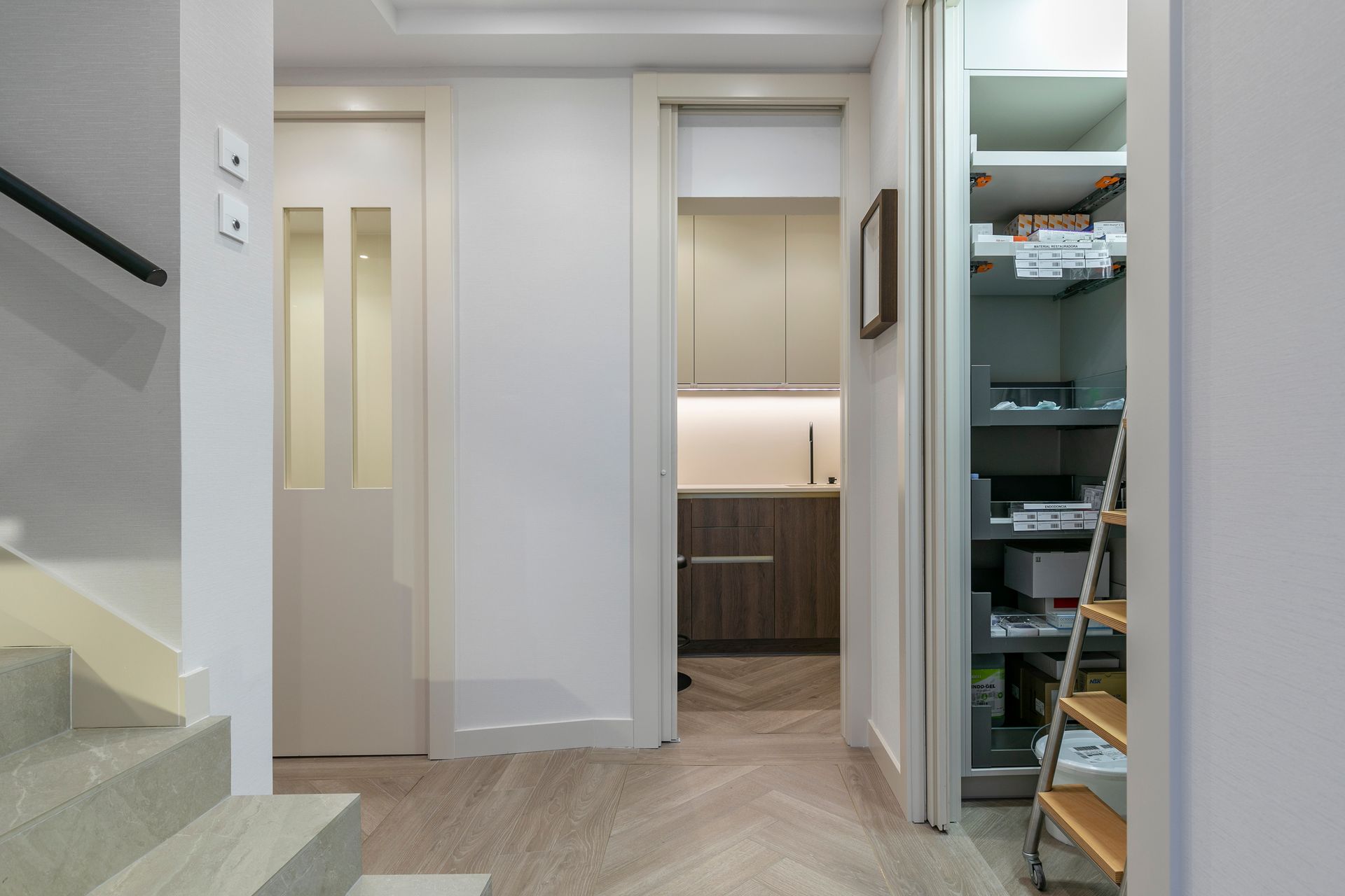 Proyecto de reforma integral e interiorismo de clínica dental en calle velazquez madrid