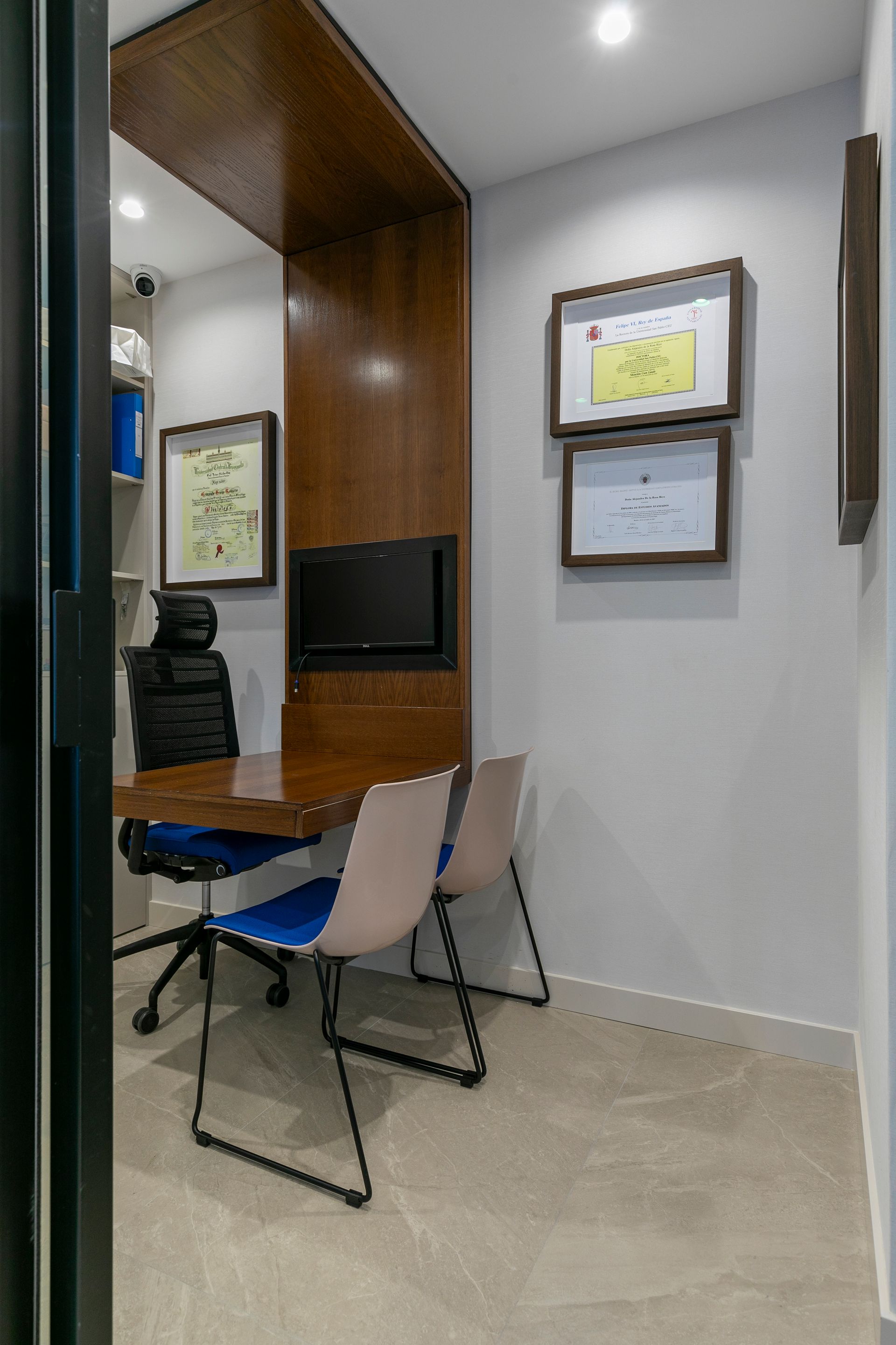 Proyecto de reforma integral e interiorismo de clínica dental en calle velazquez madrid