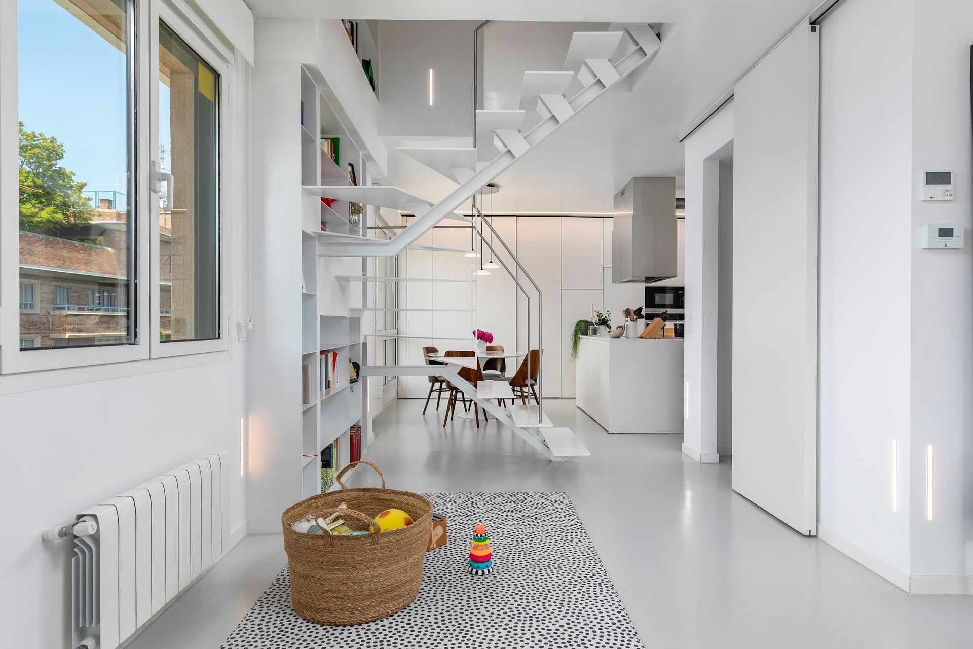 Piso reformado en calle duque de sevilla madrid en tonos neutros y luz natural