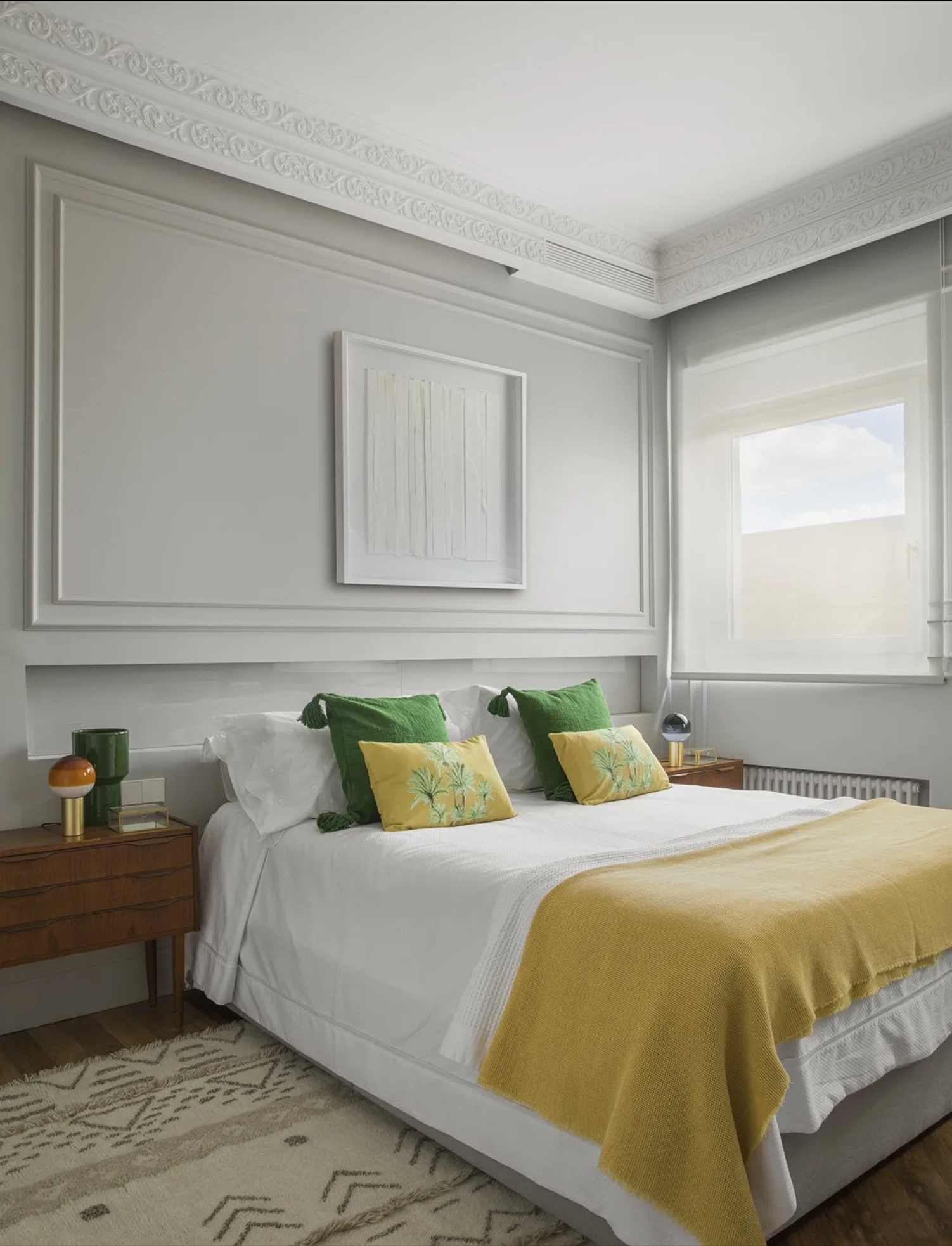 Piso reformado en príncipe de vergara madrid, en tonos naturales como café, verde, azul