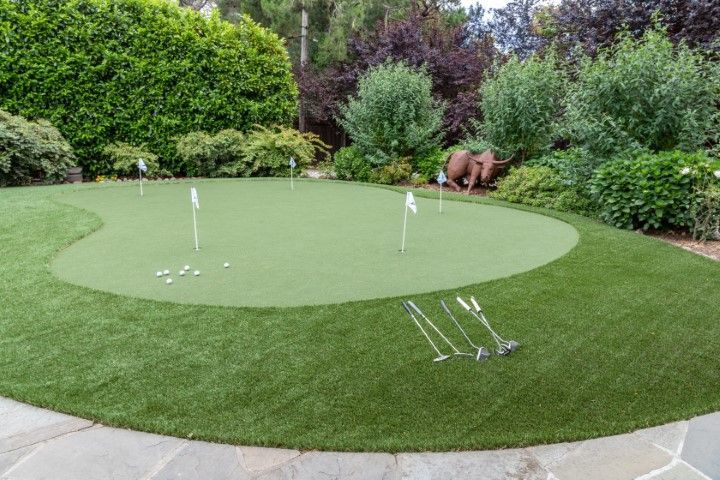 image of putting green made from artificial turf in greenville sc