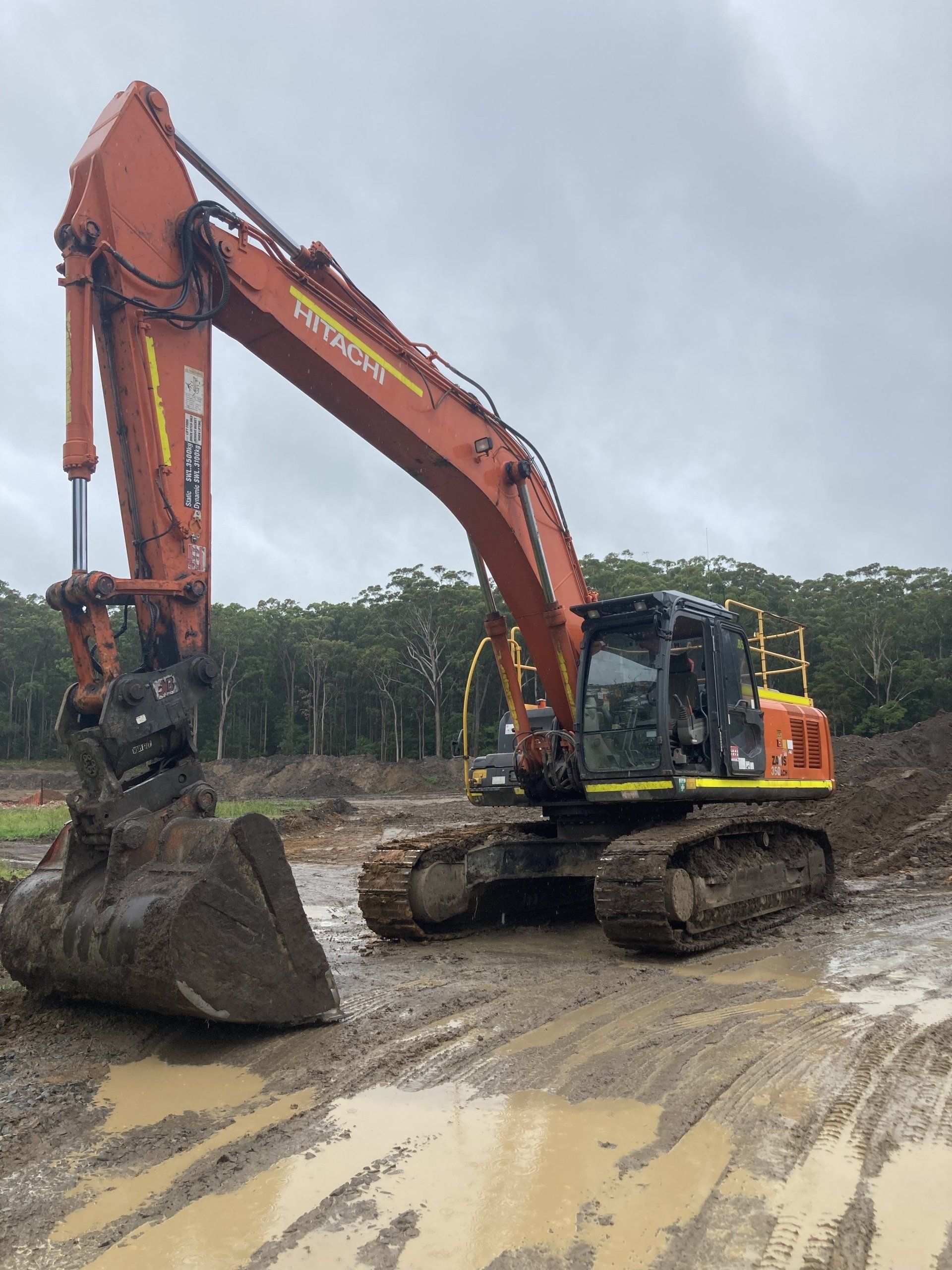 Hitachi Excavator in worksite after mechanical repairs in singleton