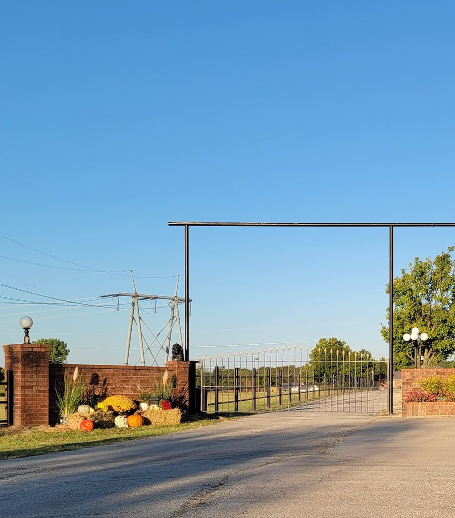 Sand Springs Storage Logo, 24/7 Gate Access, RV & Boat Storage, Contact number 918-297-8080.