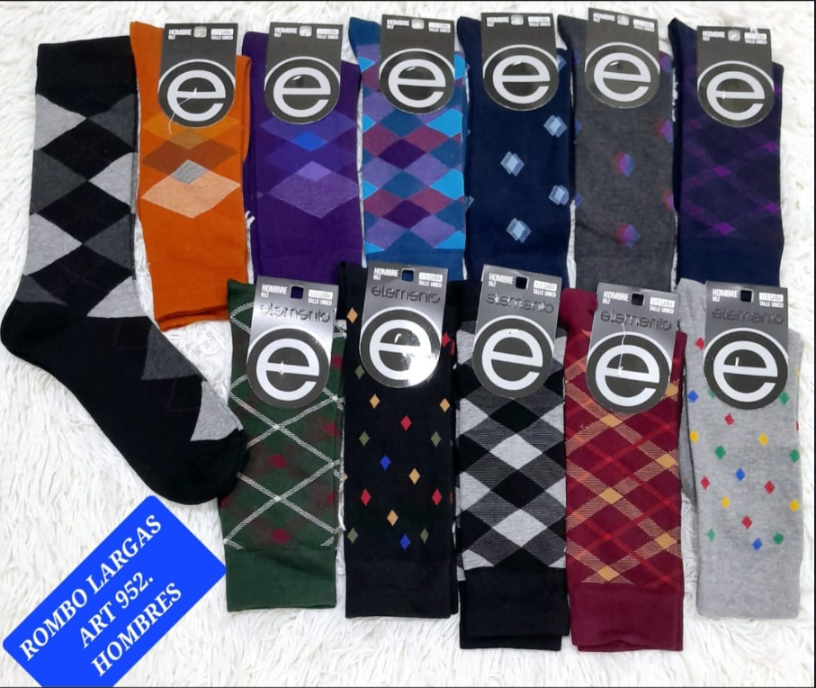 Colección de calcetines para hombre con estampado de rombos coloridos, cada uno etiquetado con el logotipo 