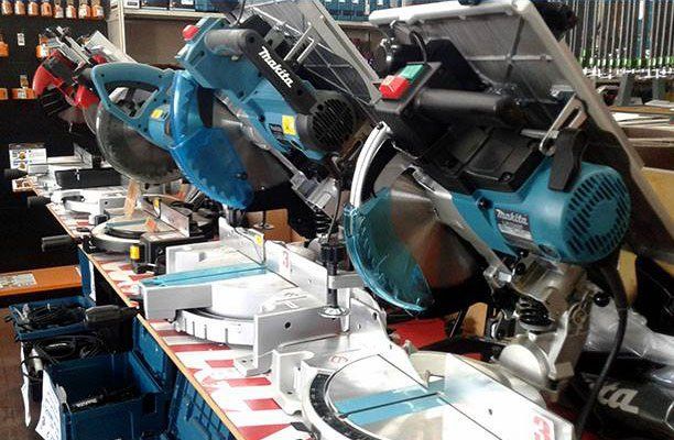 Troncatrice per taglio legno