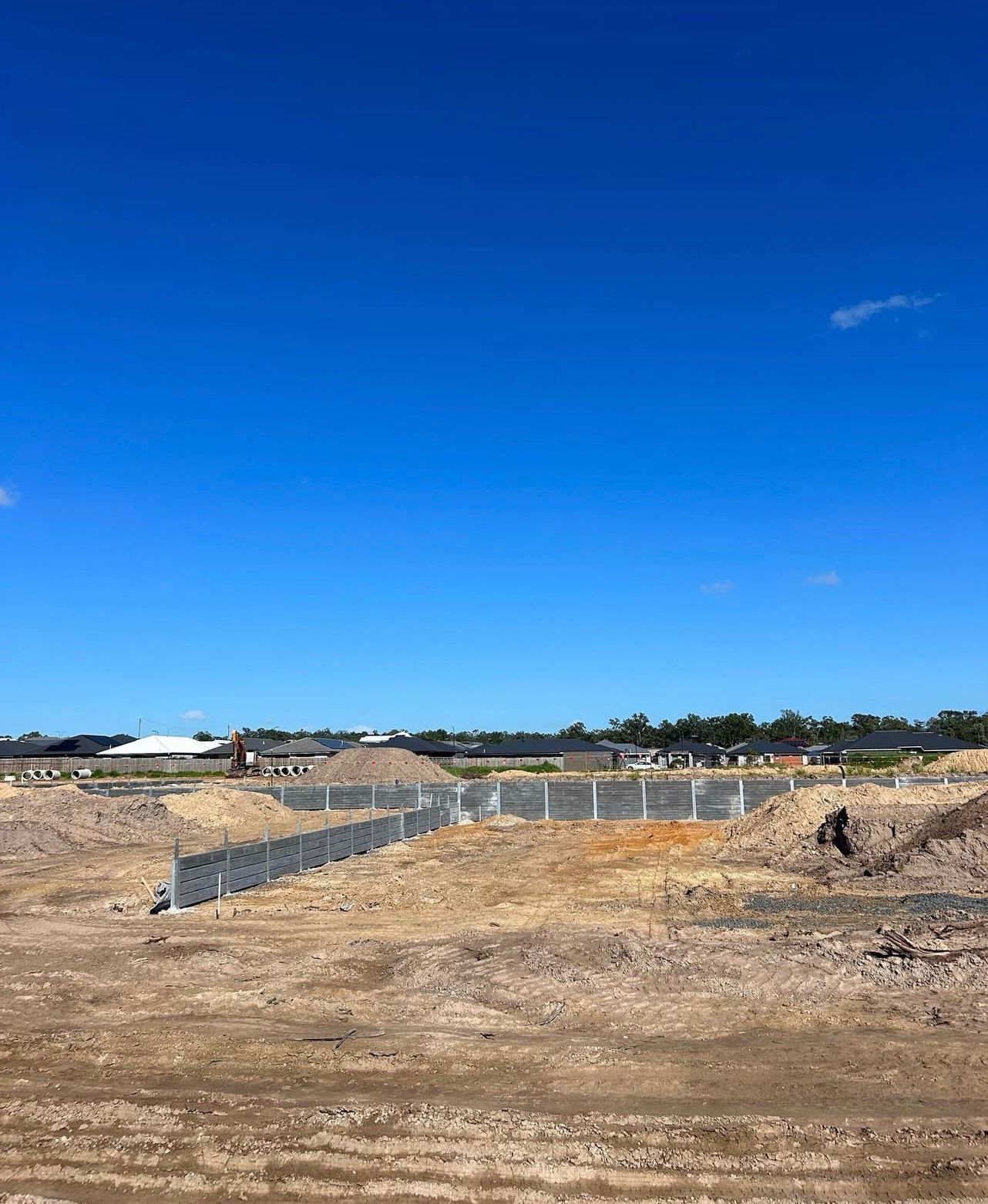 Construction Site With Concrete Fencing — Chief Structural Landscaping In Glenvale, QLD