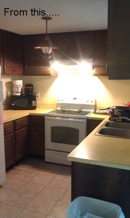 Photo of kitchen before remodel