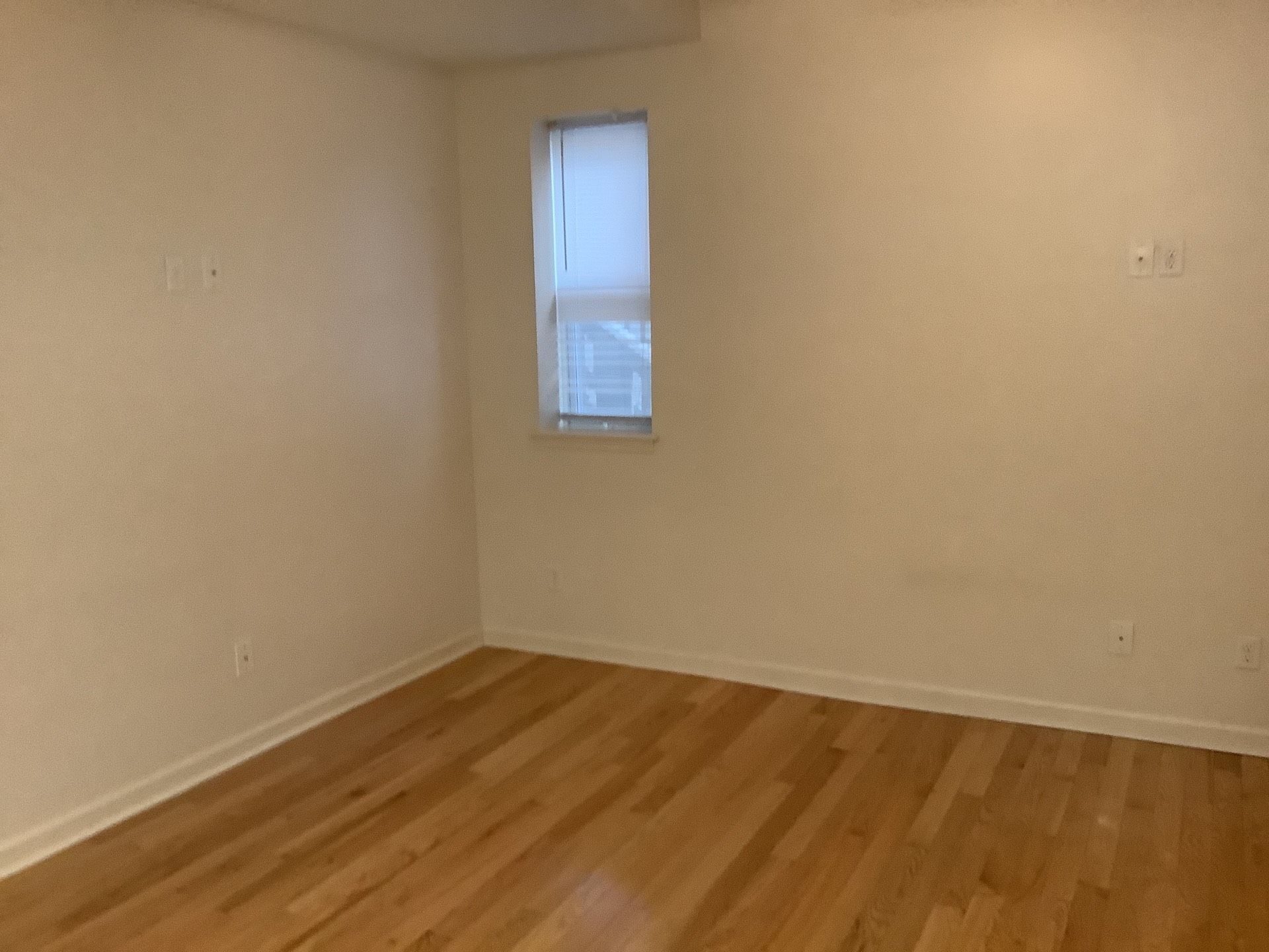 1457 Neil interior 13