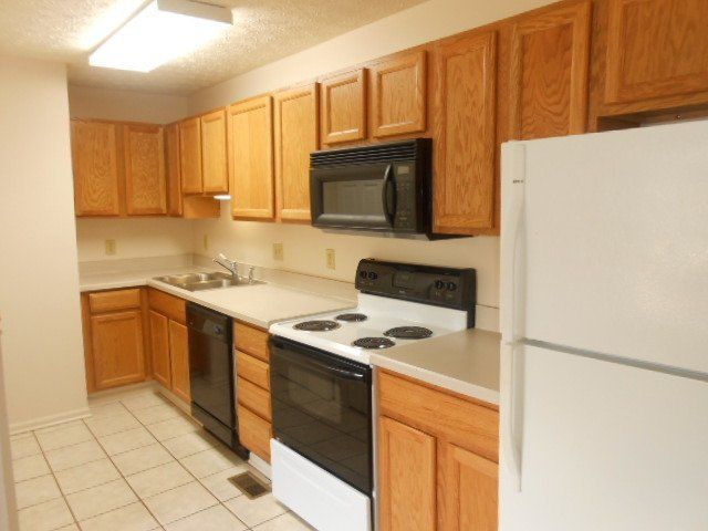 100 E. Norwich interior 17