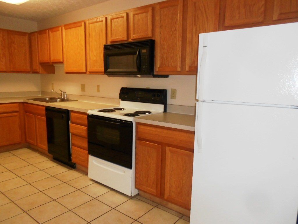 100 E. Norwich interior 4