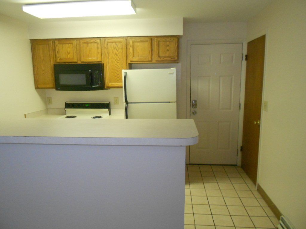 106-114 E Lane Ave - Kitchen 10