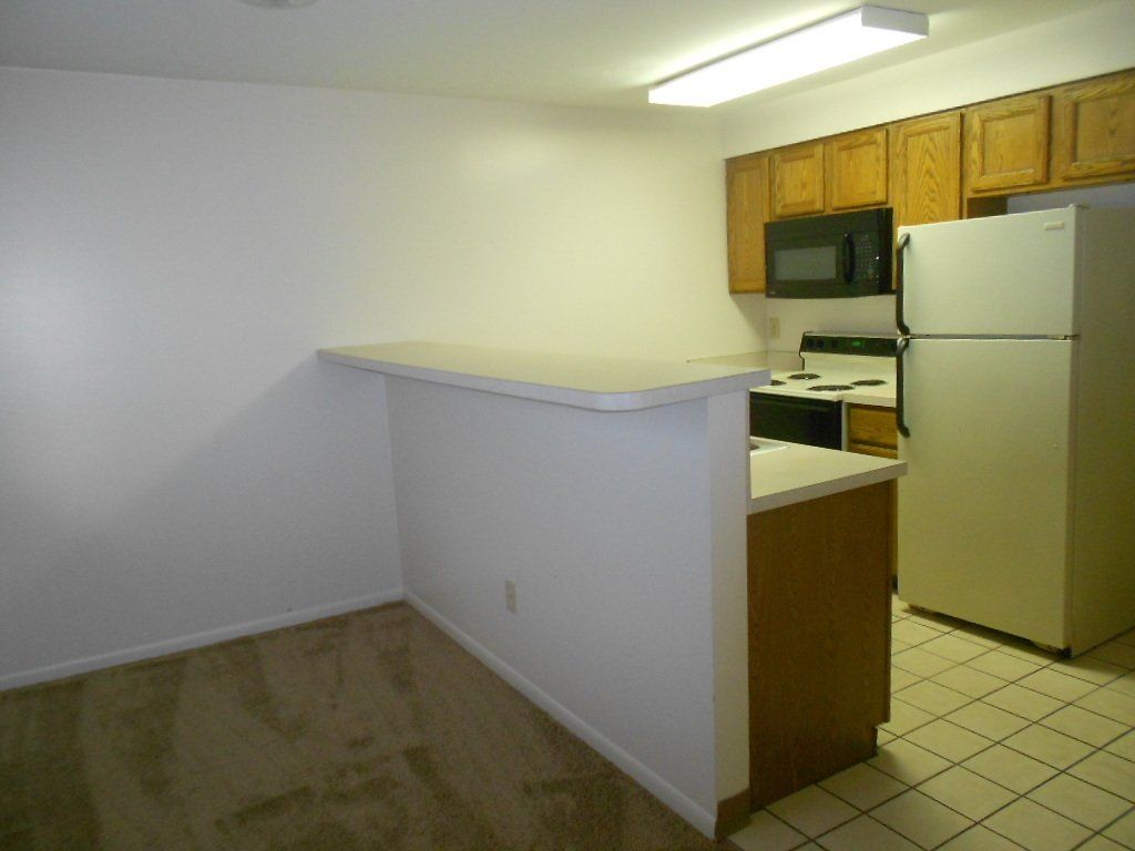 106-114 E Lane Ave  - Kitchen 09