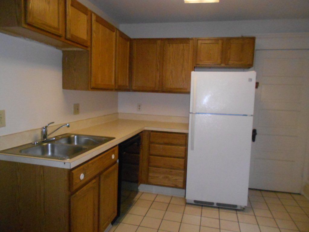 118 Frambes Ave. Kitchen 02