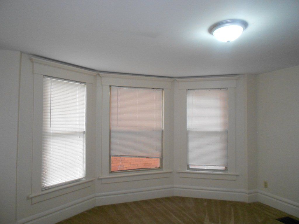 118 Frambes Ave.-Living Room 03