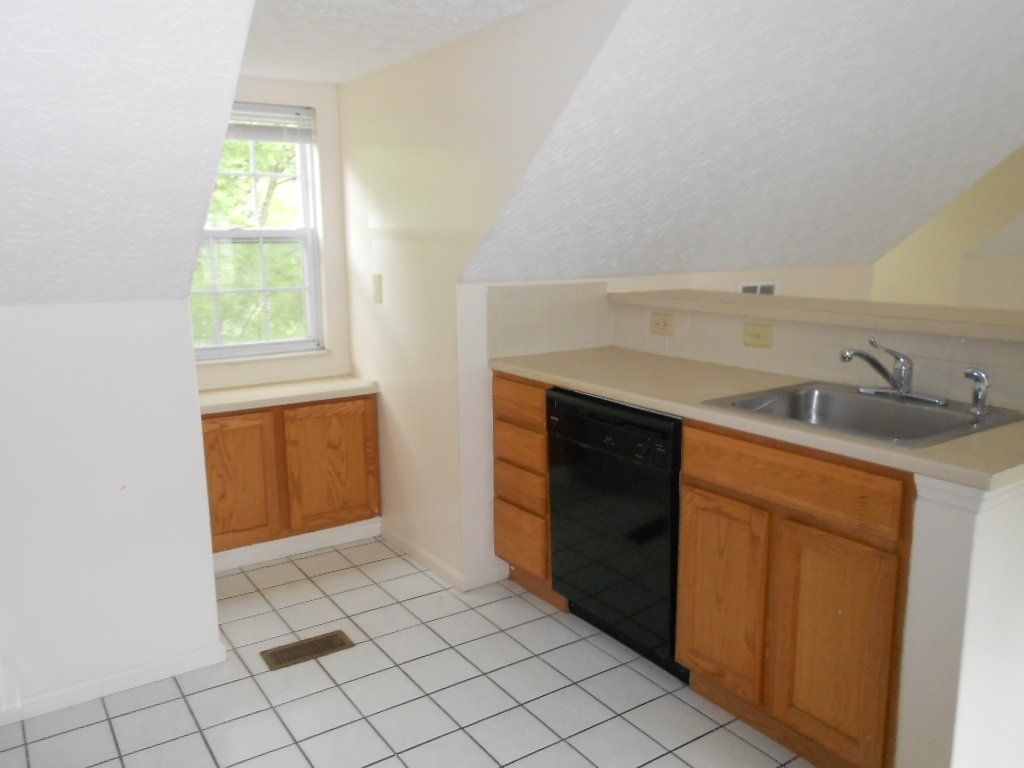 121 E. 15th Ave. Apt. D- Kitchen 01