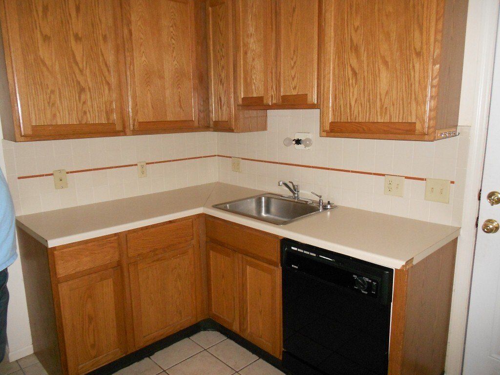 130 W. 8th Ave.- Kitchen 02