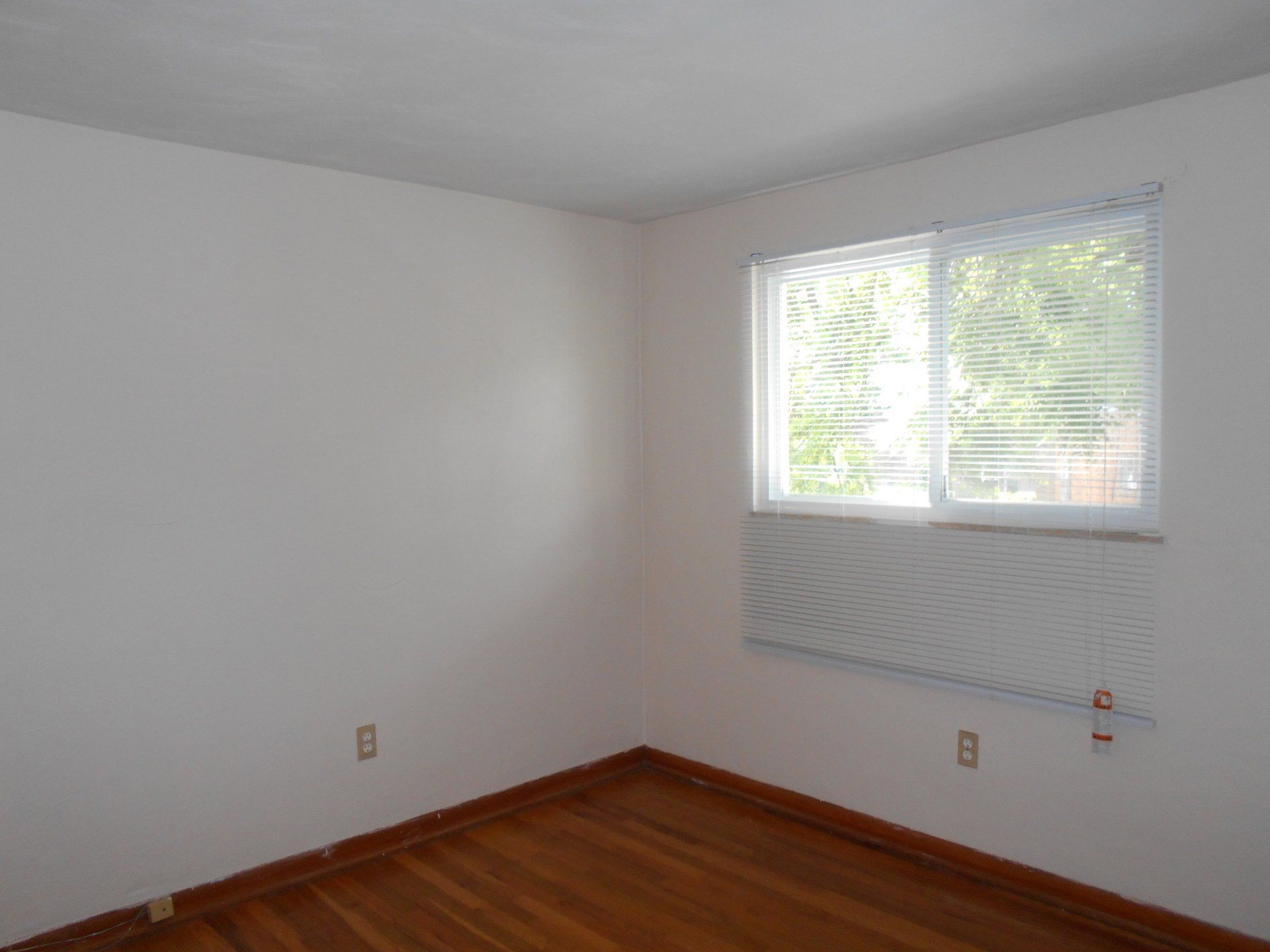 134-136 W. Blake Ave. Living Room