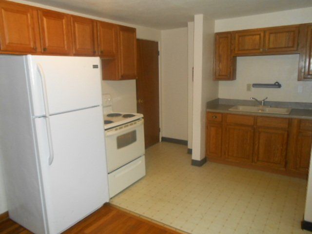 134-136 W. Blake Ave.  Kitchen 01
