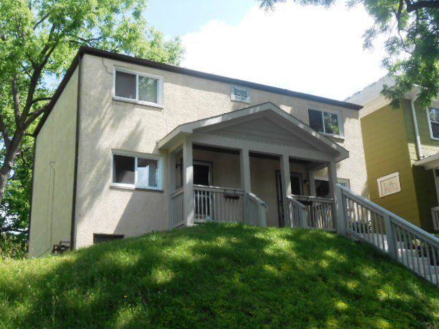 134-136 W. Blake Ave.