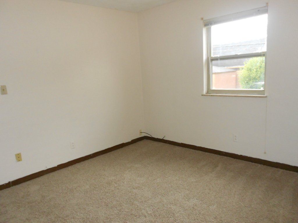 145 King  Ave - Bedroom 01