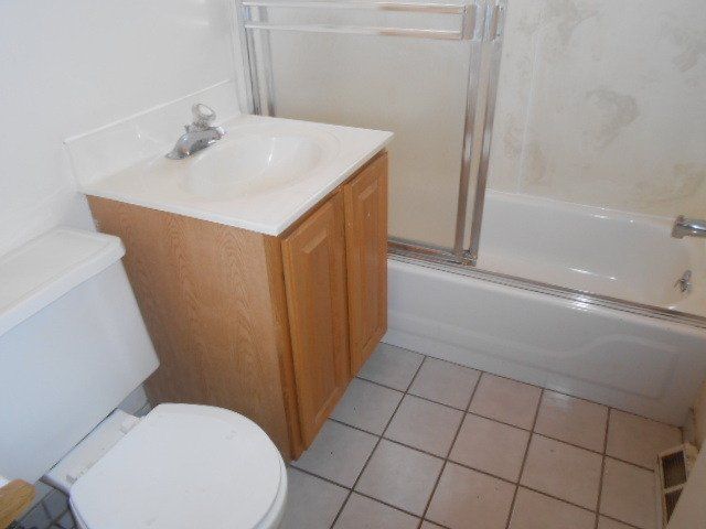 145 King  Ave  - Bathroom 03