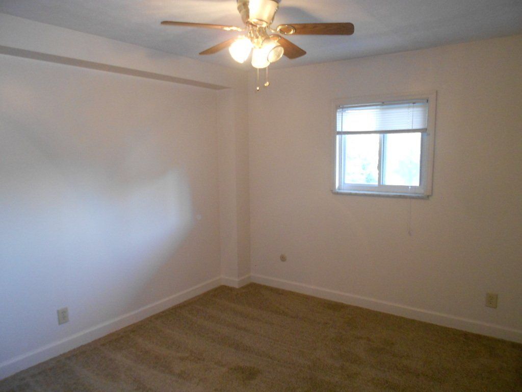 150-161 W. Maynard (Flats)- Bedroom 04