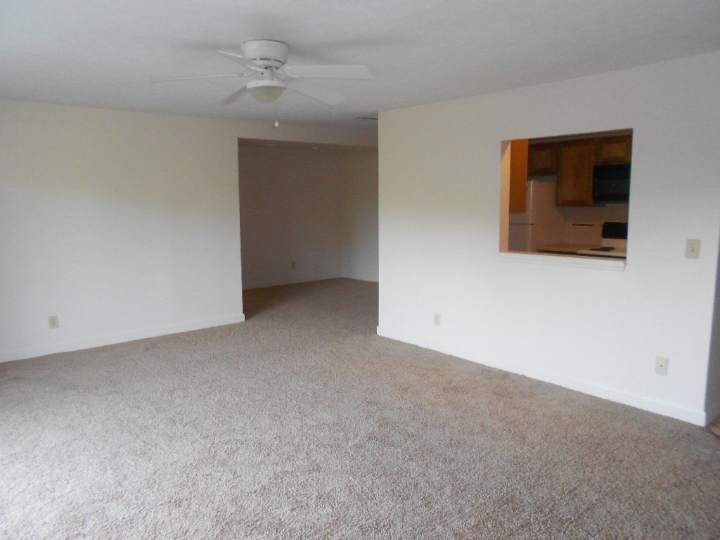 150-161 W. Maynard (Flats)- Living Room 03