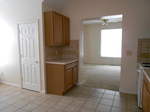 1522 Worthington kitchen