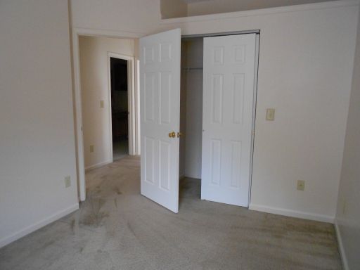 1522 Worthington living room 4