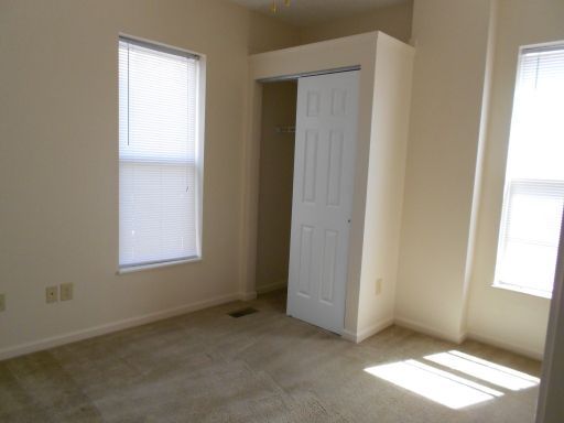 1522 Worthington living room 3