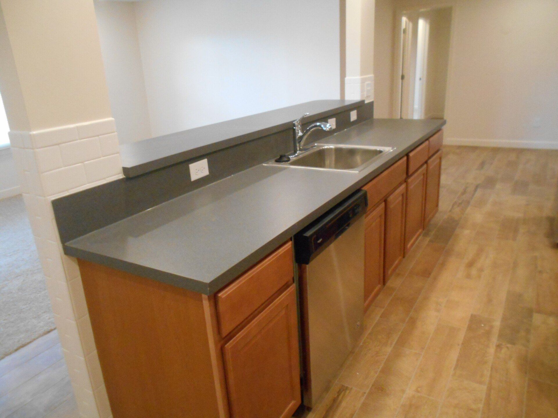 150-161 W. Maynard (Flats)- Kitchen 04