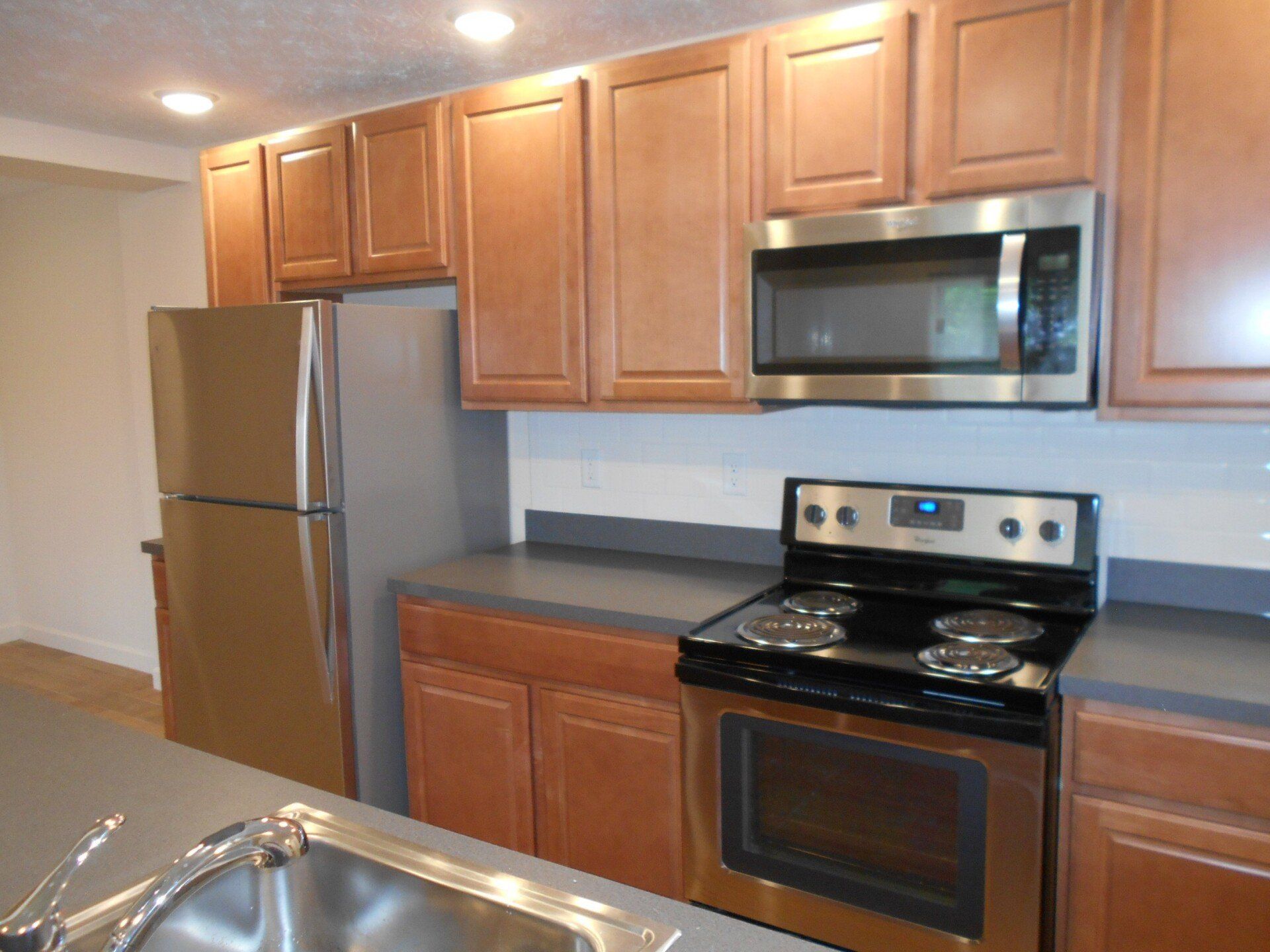 150-161 W. Maynard (Flats)- Kitchen 05