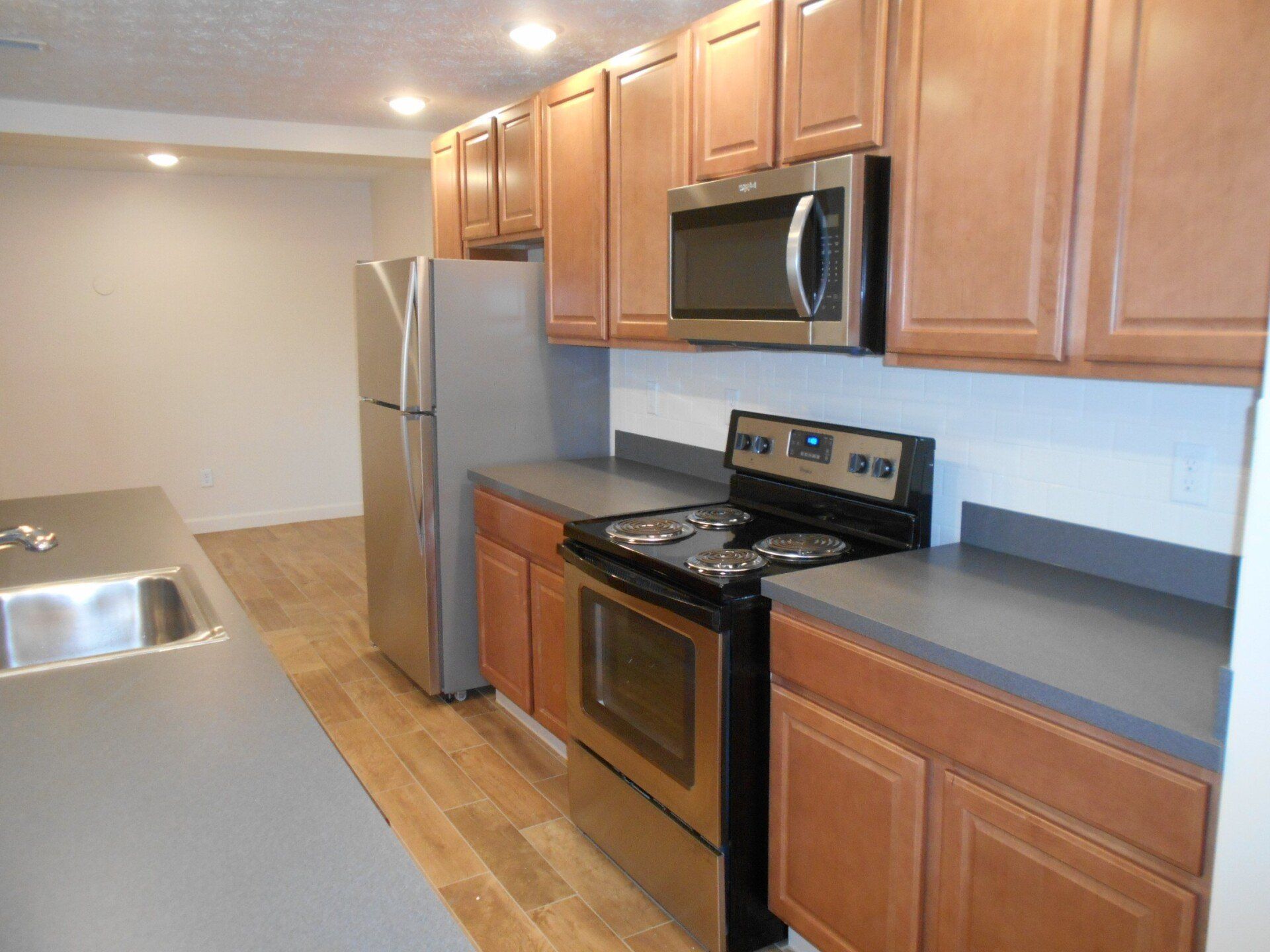 150-161 W. Maynard (Flats)- Kitchen 03