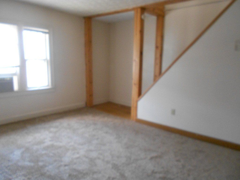160-166 W. Northwood - Living Room 03