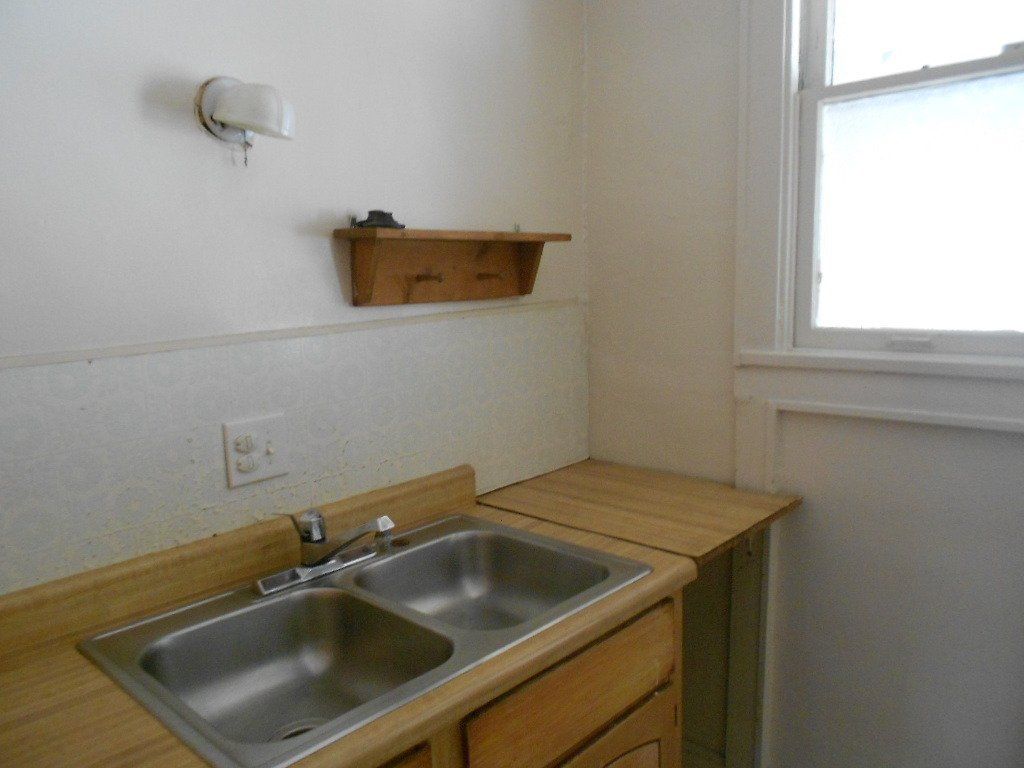 160-166 W. Northwood - Kitchen 02