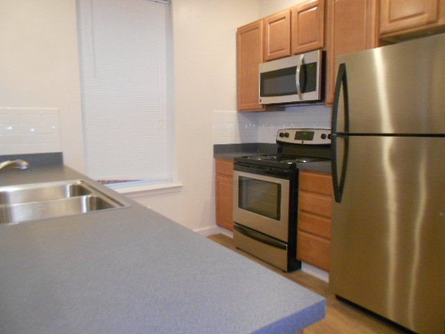 165 E. 13th Ave. Apt. A- Kitchen