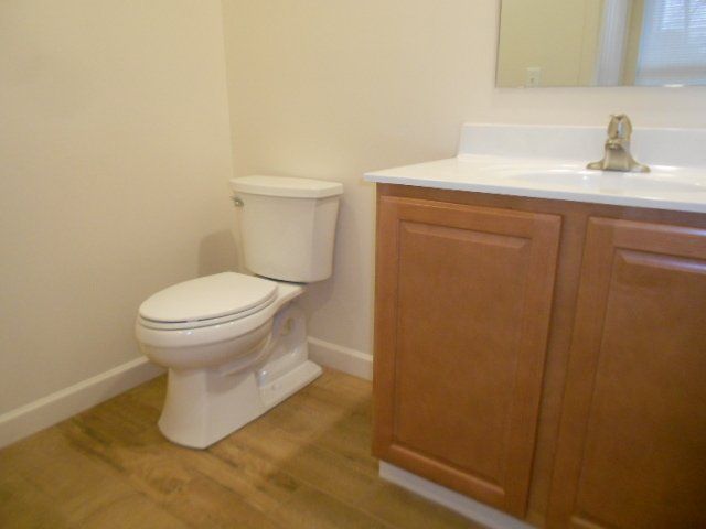 165 E. 13th Ave. Apt. A- Bathroom