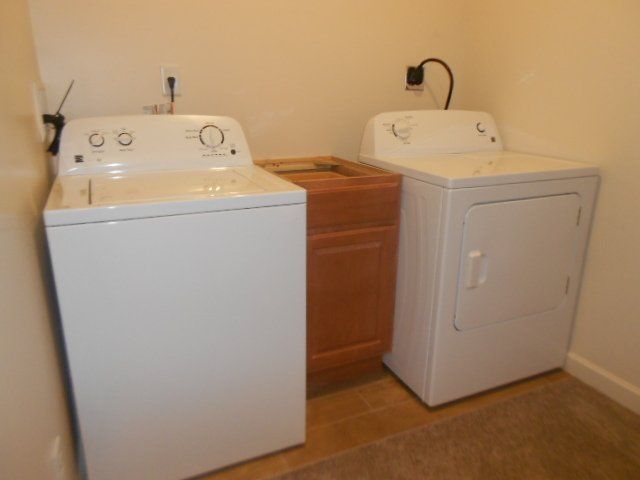 165 E. 13th Ave. Apt. A- Laundry